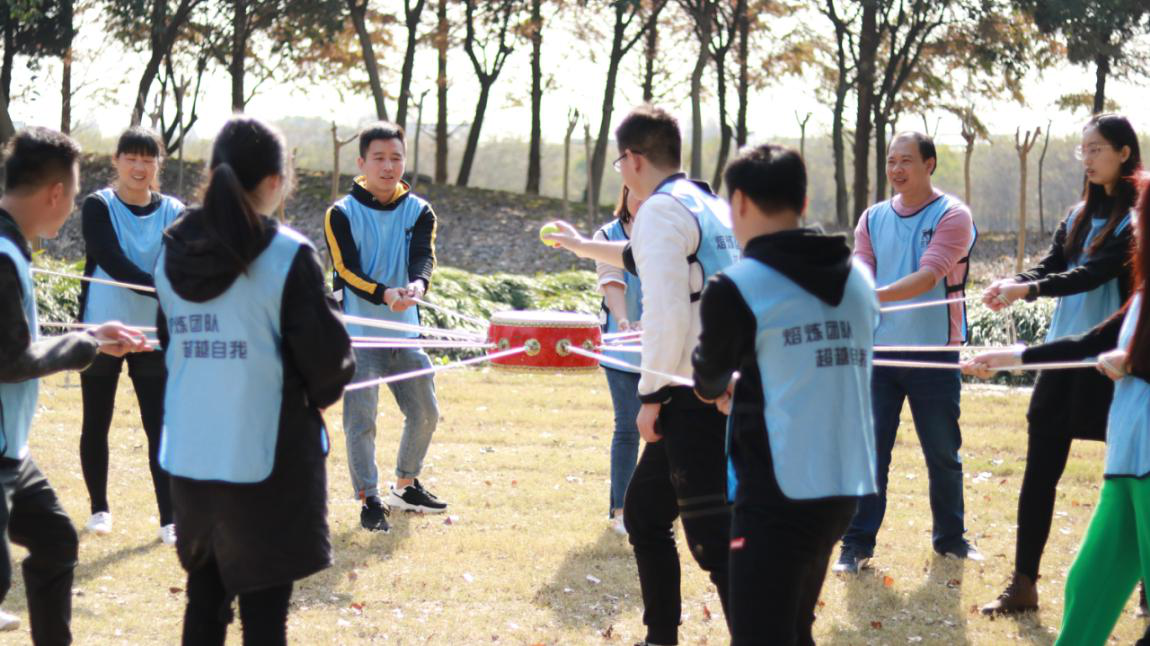 一色桃子中文字幕集團舉行團建活動，彰顯企業...